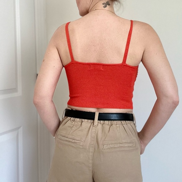 Knit Twist Front Crop Tank - Picture 5 of 7